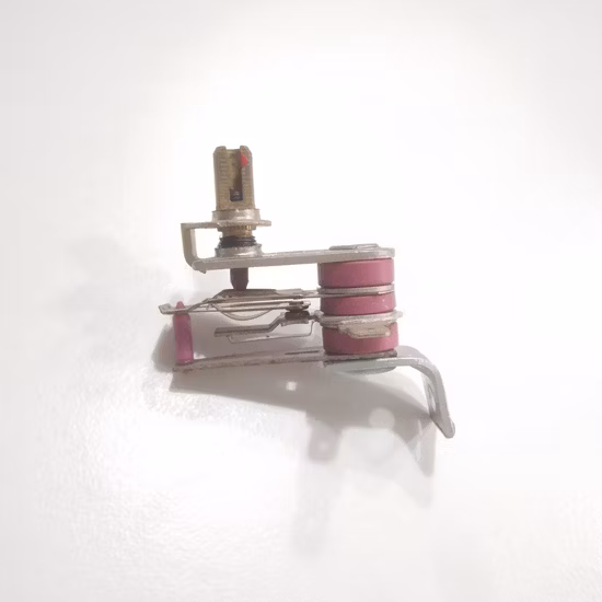 Индивидуальный регулируемый термостат Kst